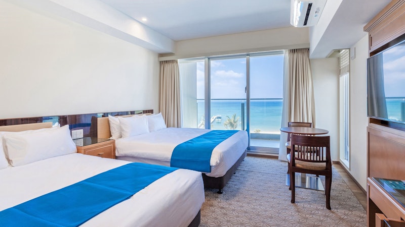 KARIYUSHI LCH.RESORT on The Beach 7