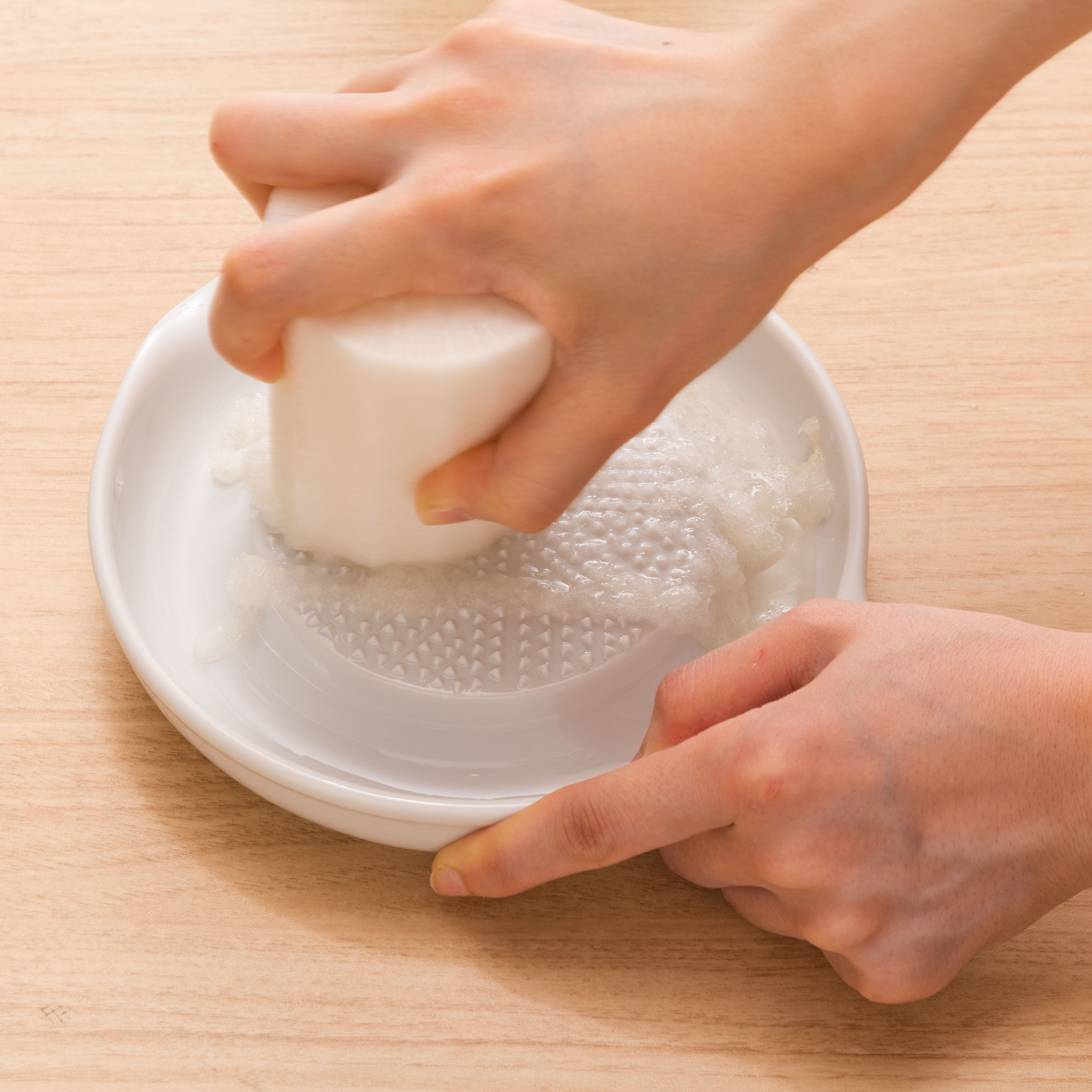 セラミック おろし器（シリコン付） 2