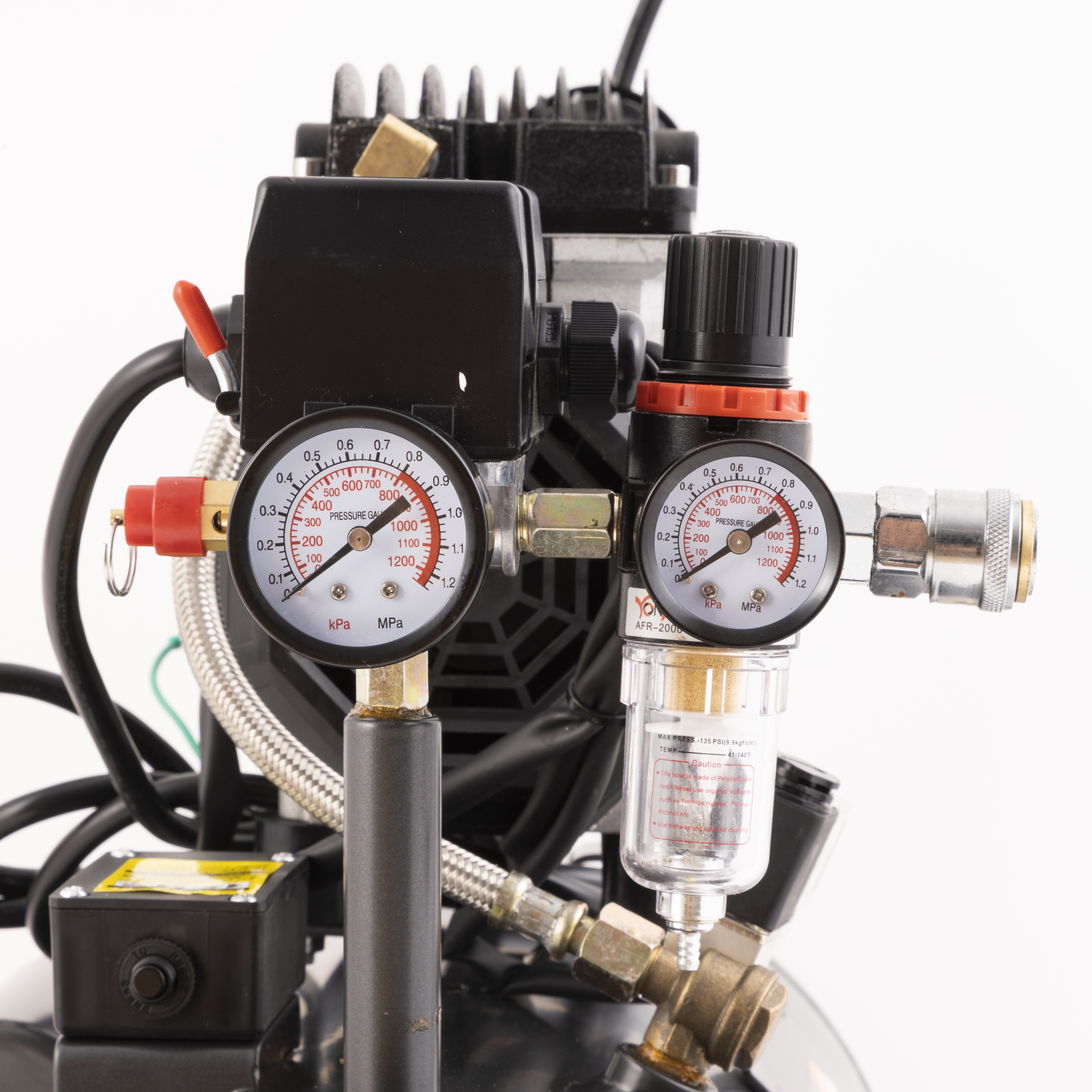 コメリ RETZLINK アルミタンク静音コンプレッサー RZ-SA1030EFRを検証