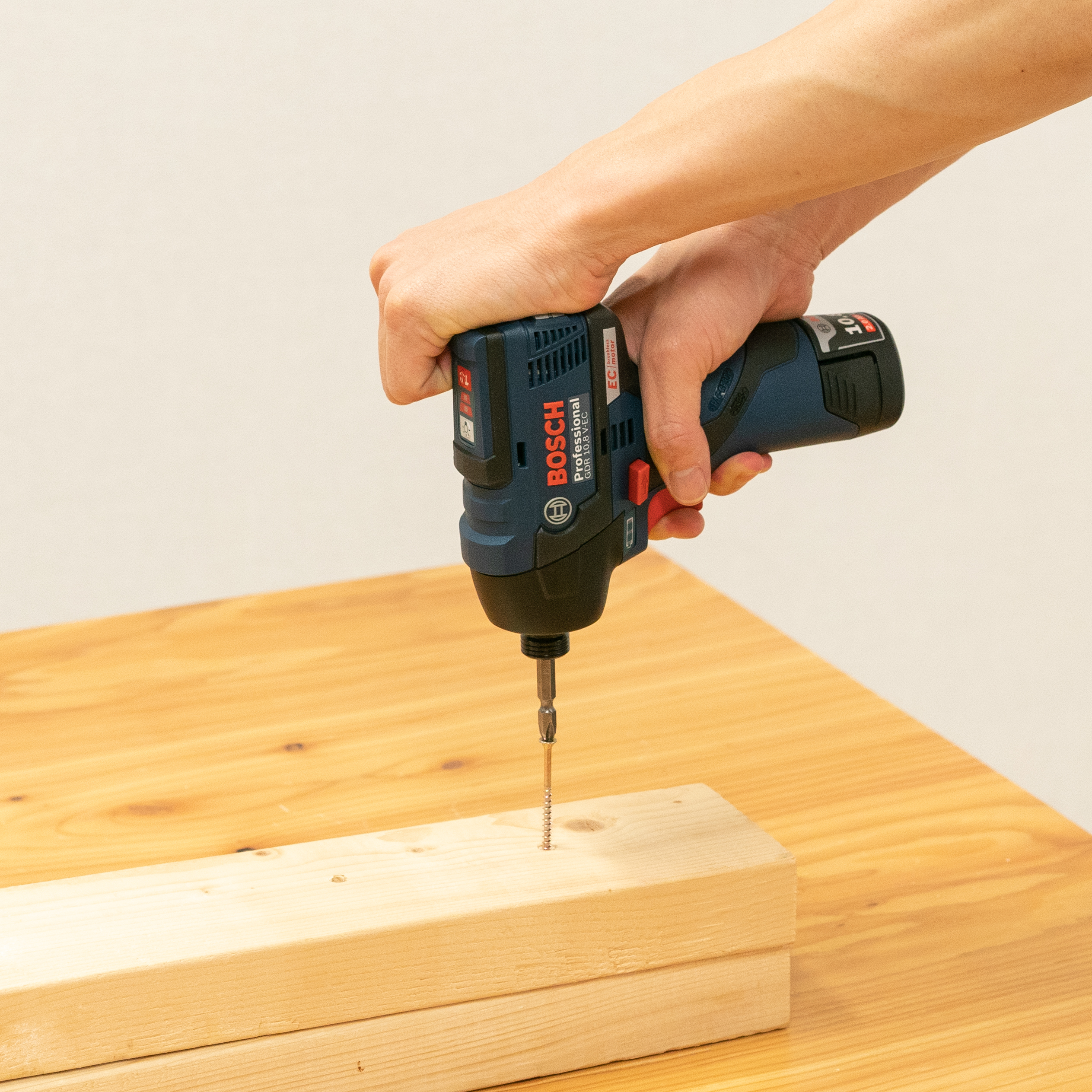 ボッシュ コードレスインパクトドライバー GDR 10.8V-ECをレビュー