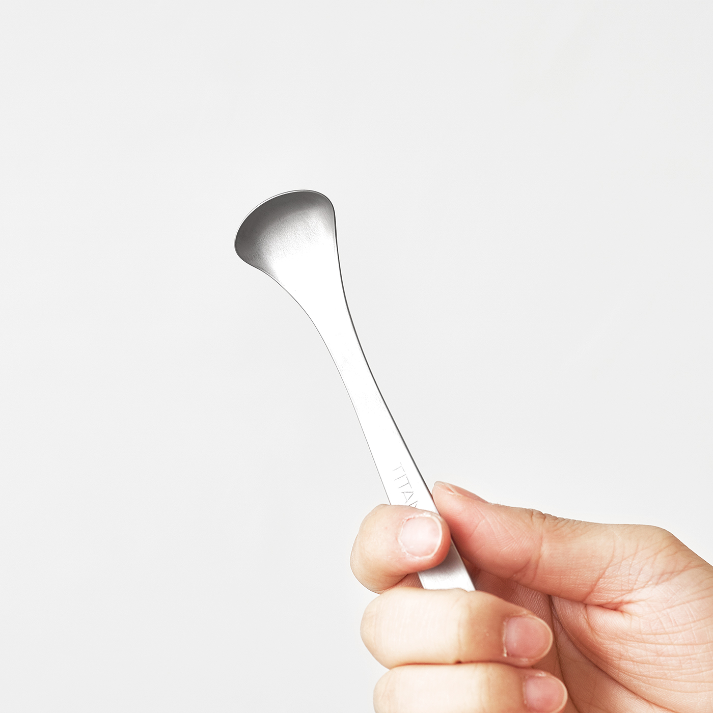 岡部洋食器製作所 コケとっと舌クリーナーを他商品と比較 口コミや評判を実際に使ってレビューしました Mybest