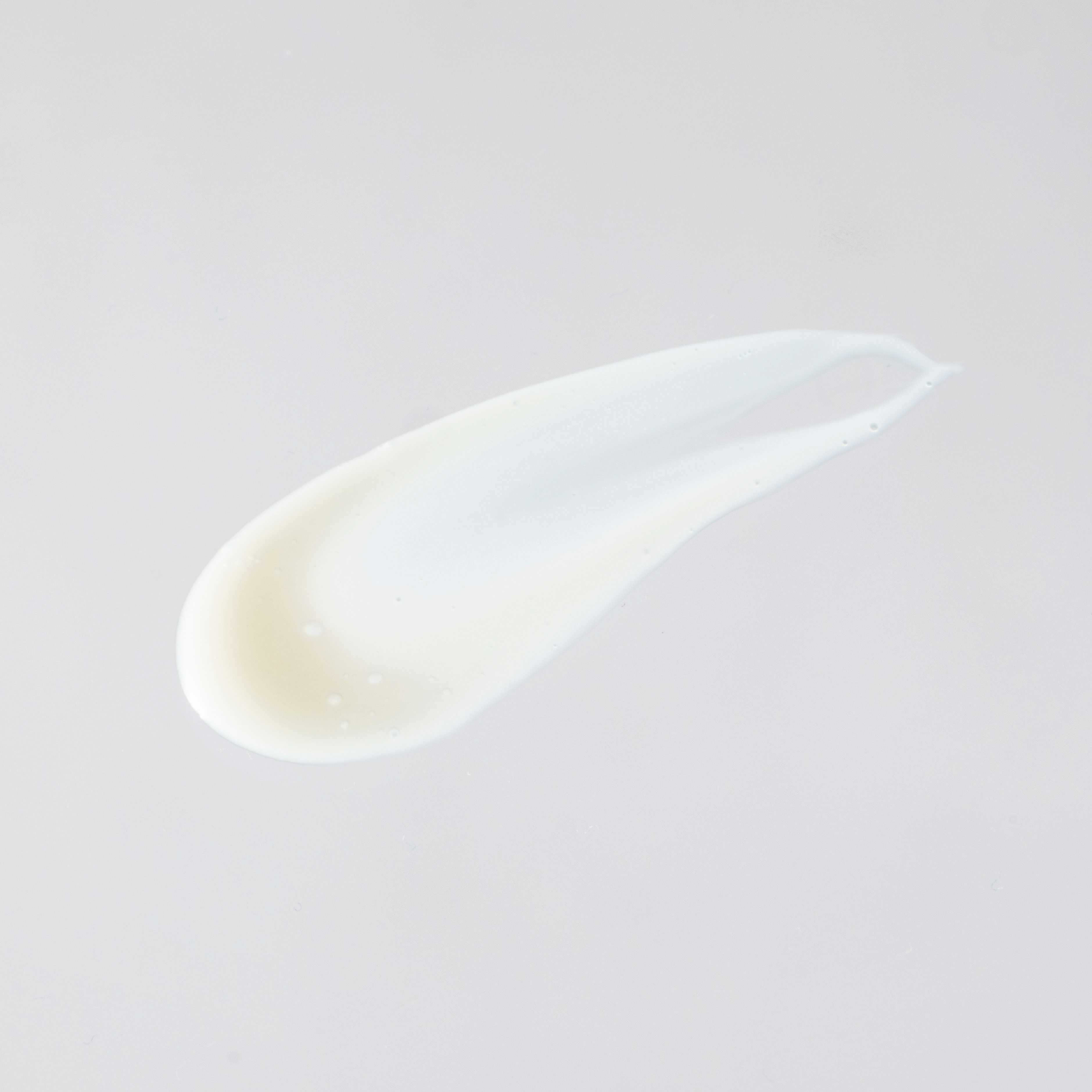 ロクシタン ファイブハーブス リペアリングヘアミルクセラムをレビュー