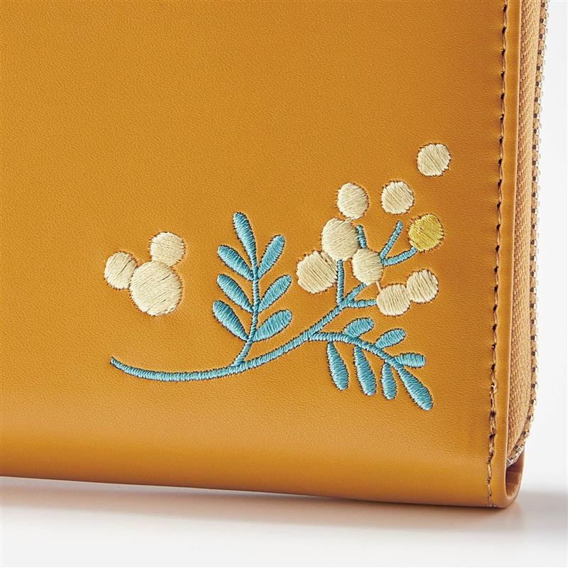 ワンポイント刺繍のギャルソン長財布 12