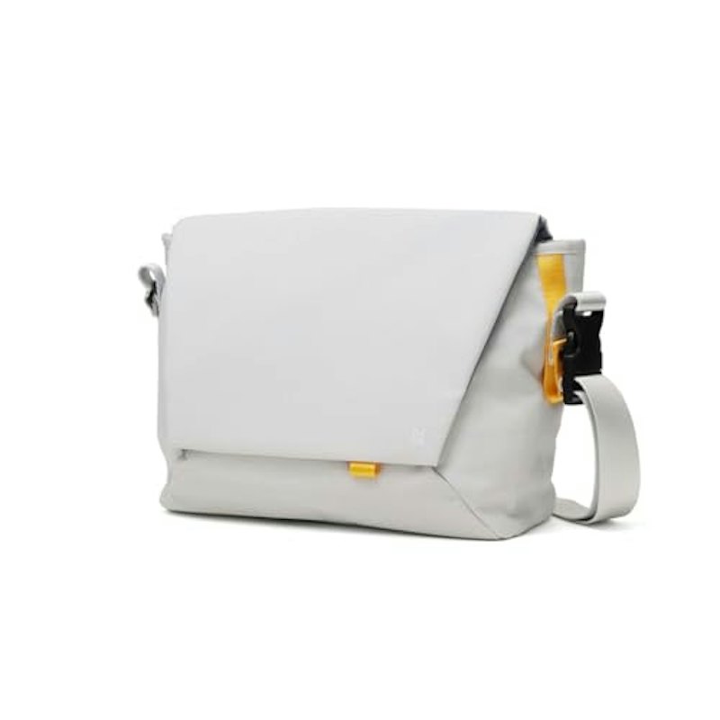Hutte メッセンジャーバッグ L