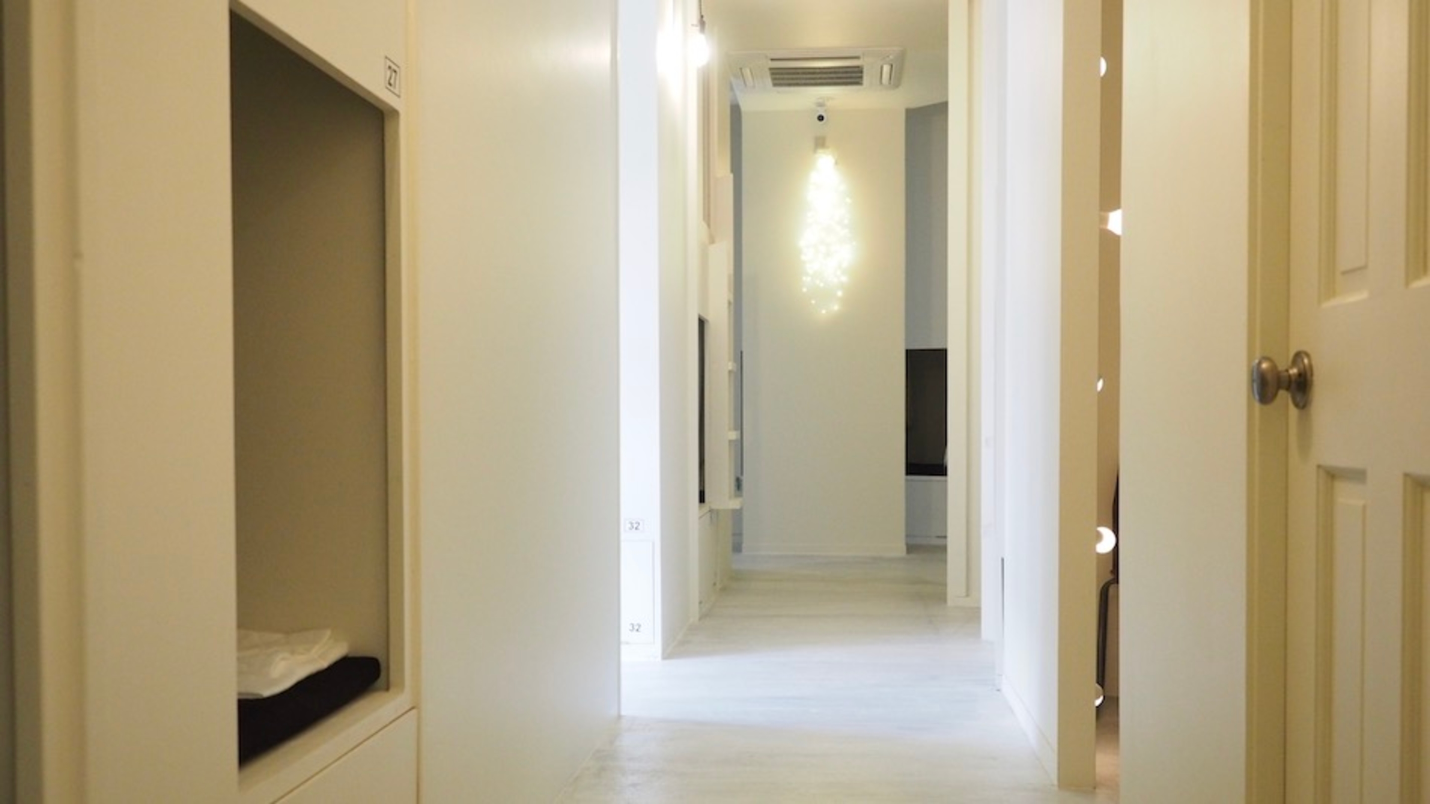 almond hostel & cafe 4