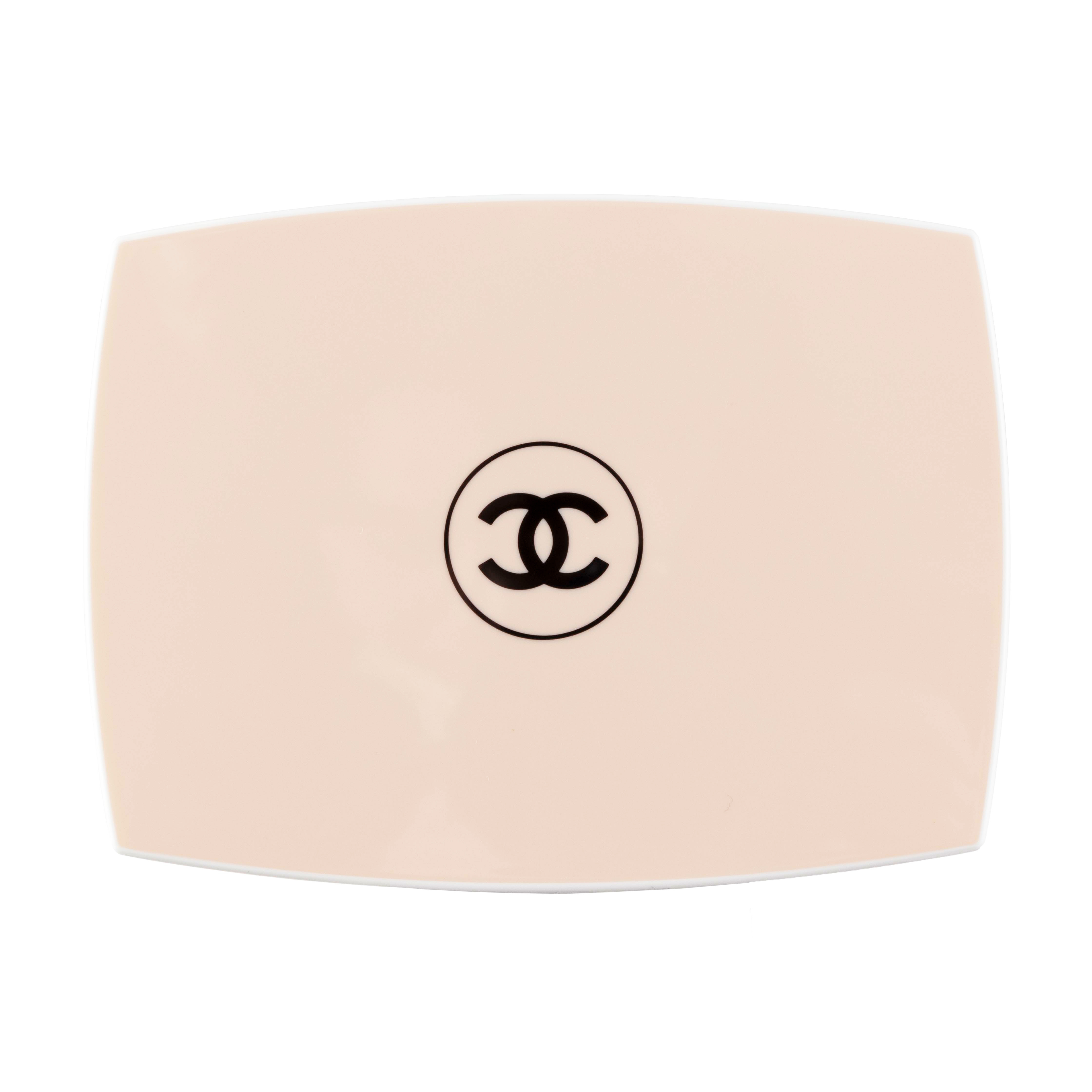 CHANEL LE BLANC ブライトニング コンパクトを検証レビュー！40代向け