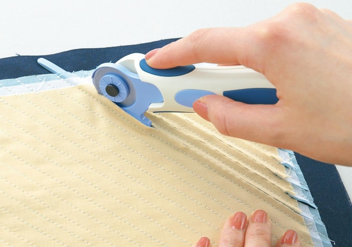 スラッシュキルトをきれいに切り出すなら専用のガイドつきに着目