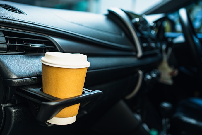 車内でも使う場合は、ドリンクホルダーに収まるサイズか確認しよう
