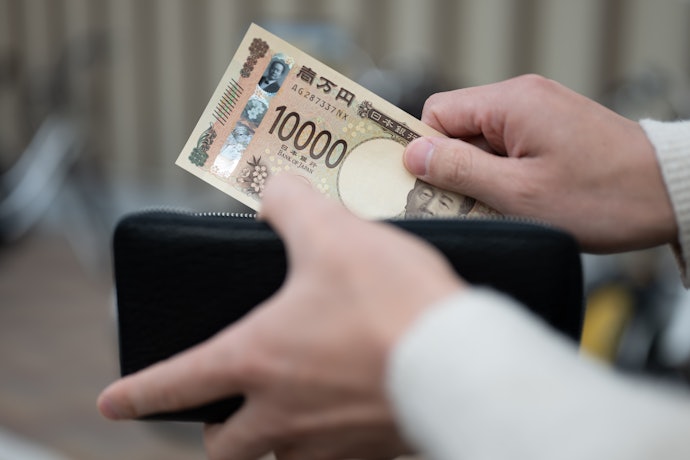 余ったお金を貯める前に使い切ってしまう