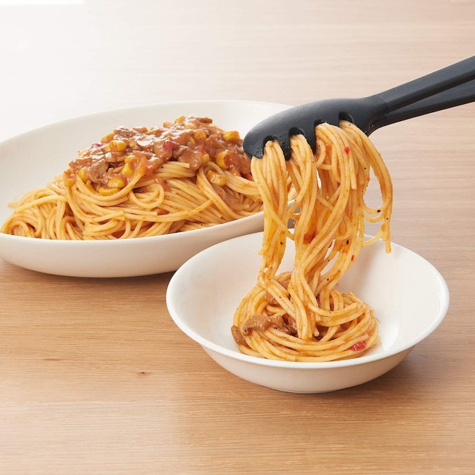 先端の形状も大切。ストレスなく食材や料理がつかめるかチェック