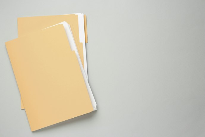 申し込みに必要な書類をそろえ、不備がないよう手続きする