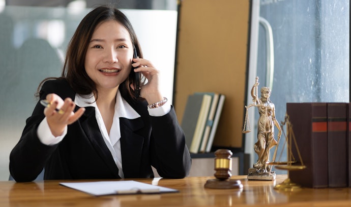 相談方法はそれほど変わらない。依頼後も連絡しやすいところを
