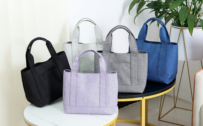 普段使いなら1色使いのシンプルなデザインで決まり