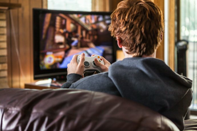 プレイする機種で選ぶ。PS4ならほぼ全シリーズプレイ可能