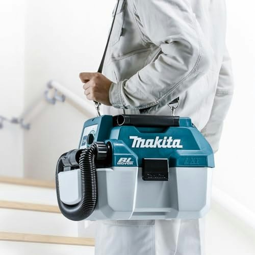 取り回しやすさ重視なら8L程度の小型、ゴミ捨ての手間を減らすなら15L以上が基準