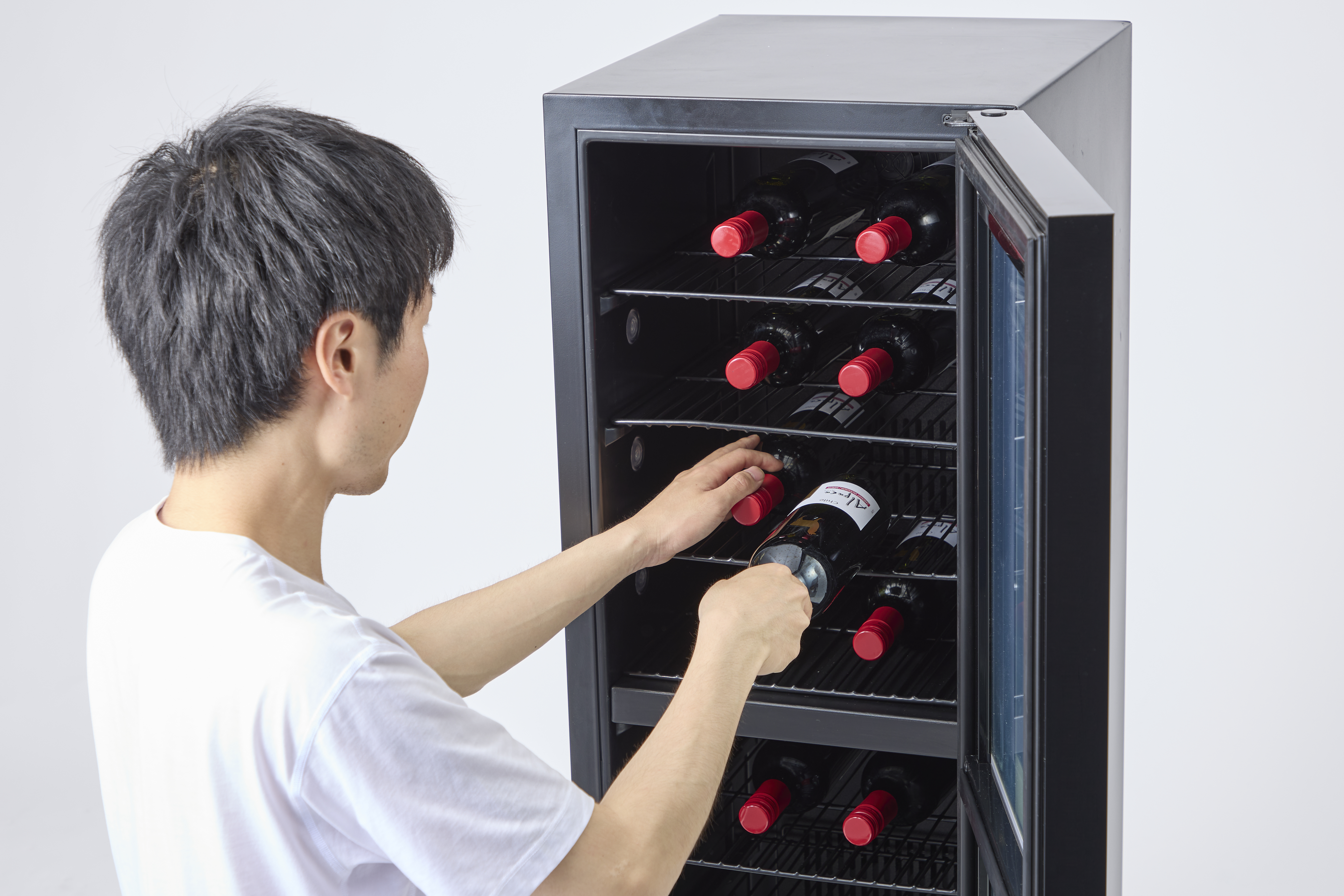 Dometic Wine cooler C35Fを検証レビュー！ワインセラーの選び方も紹介