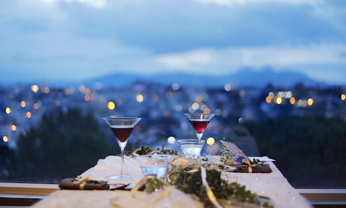 夜景などディナーならではのロケーションにも注目