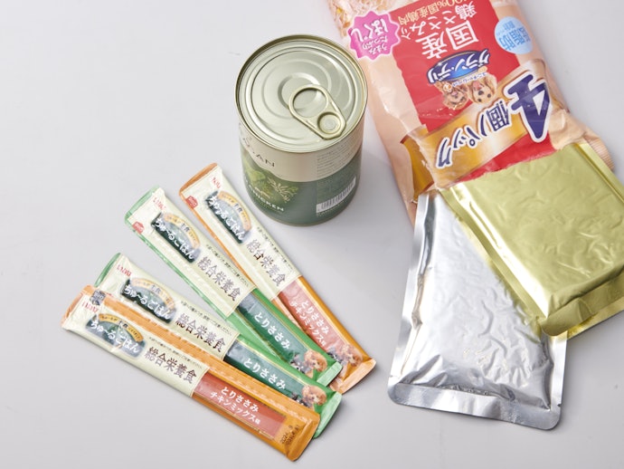 飼い主目線の使いやすさも重要。与えやすく、保存がしやすいものがおすすめ
