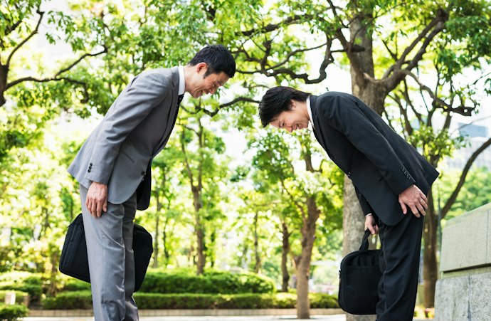 謙虚な姿勢をアピールする