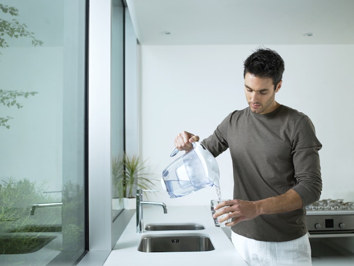 費用や手間を気にする人は浄水器の設置を検討しよう