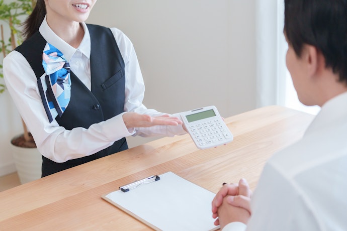 ローンの契約条件や返済計画が不安な人は、土日でも相談できる銀行を選ぼう