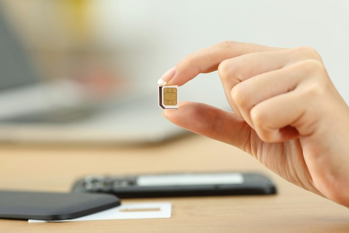 物理SIMからeSIMに変更できる?