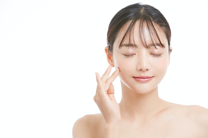 白浮きせず、透明感が出るものを。うるおったツヤ感が出るものならグッド