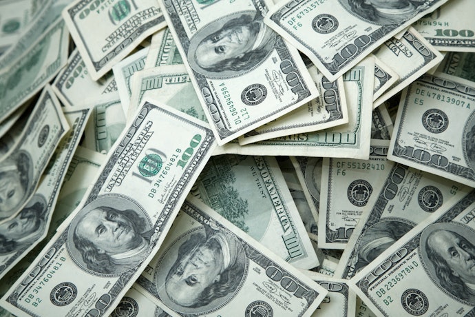 年間のクレジットカード利用額が毎年大きい