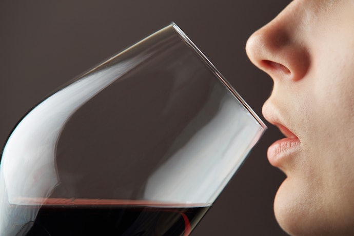 口あたりにこだわるなら、リム(飲み口)が薄いワイングラスがおすすめ
