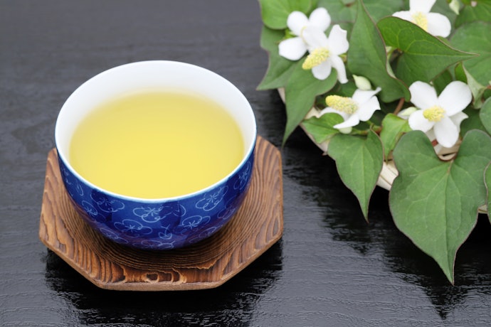 しっかり摂取したいならどくだみ茶葉100%。飲みやすさ重視ならブレンドタイプも