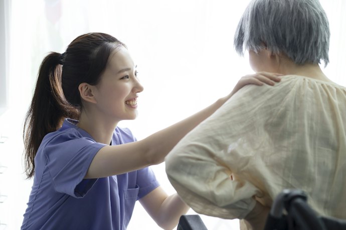 病院以外の職場に転職して看護師として働く