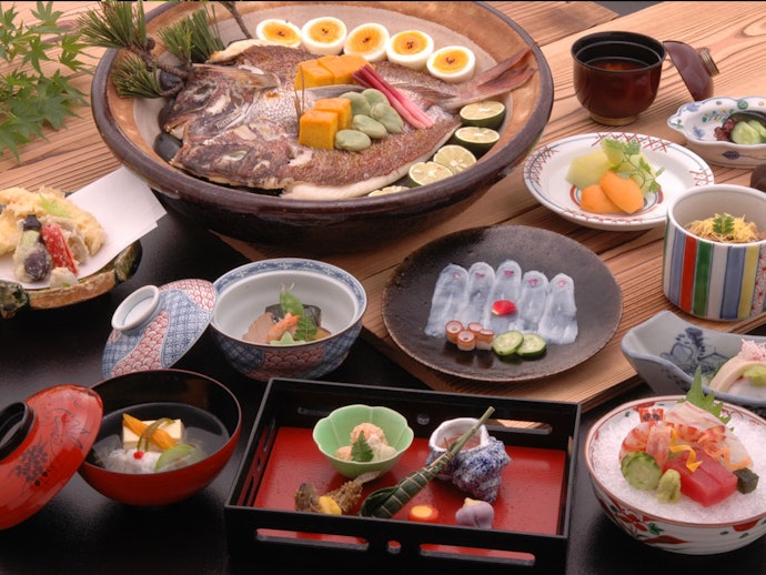 食事を楽しむなら地元グルメを堪能できる宿を選択しよう