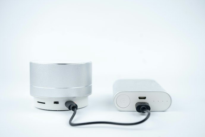 使い方の幅を広げたければ、電池式・充電式が便利