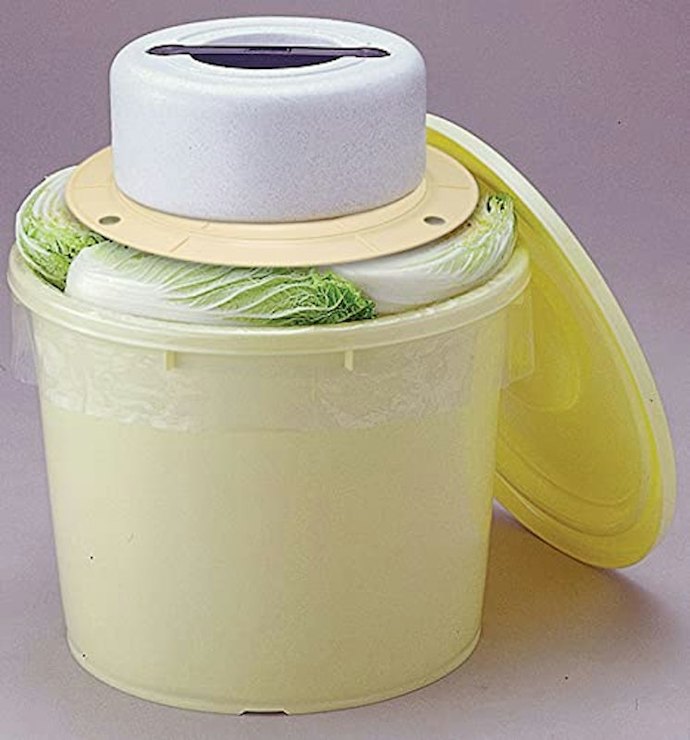 付属品は、水取り器や重石付きだと便利