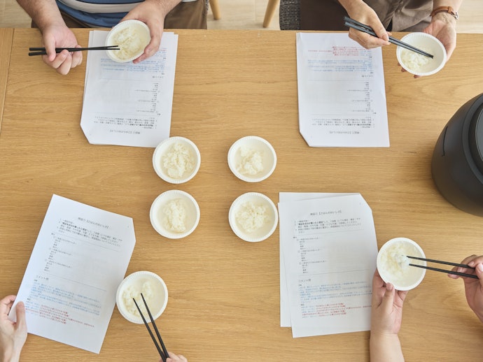炊き上がりの見た目・香り・味は良好。べたっとした食感が気になった