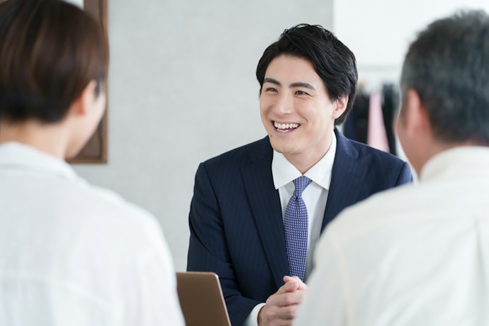 代理店型保険会社や専門代理店に相談する