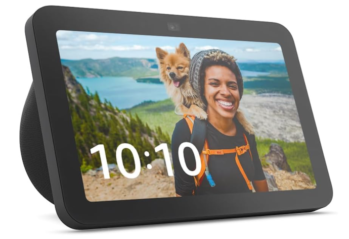 音声で情報の検索や家電の操作ができるスマートスピーカーも便利
