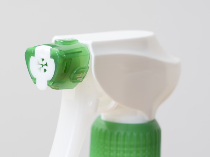 スプレー式なら広範囲に噴射できて便利