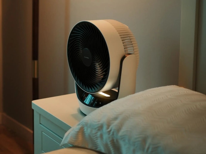 コードレスでも使用できる。暗い部屋に便利な常夜灯も搭載