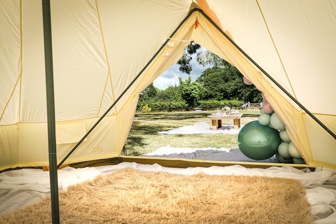 夏は涼しく、冬は暖かいポリコットン素材がおすすめ