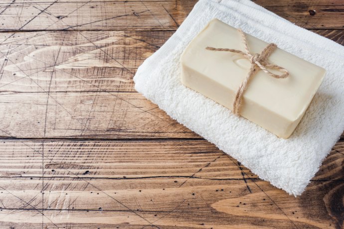 洗顔料のタイプも重要。おすすめは「石鹸」