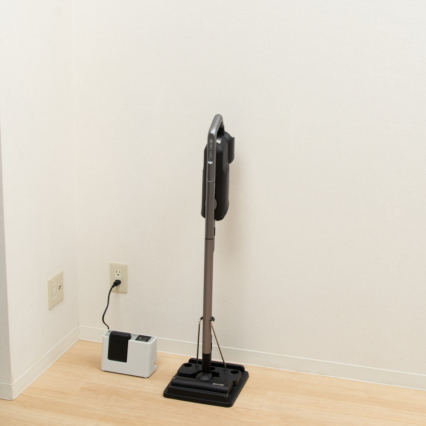 シャープ ラクティブエア コードレススティック 紙パック式掃除