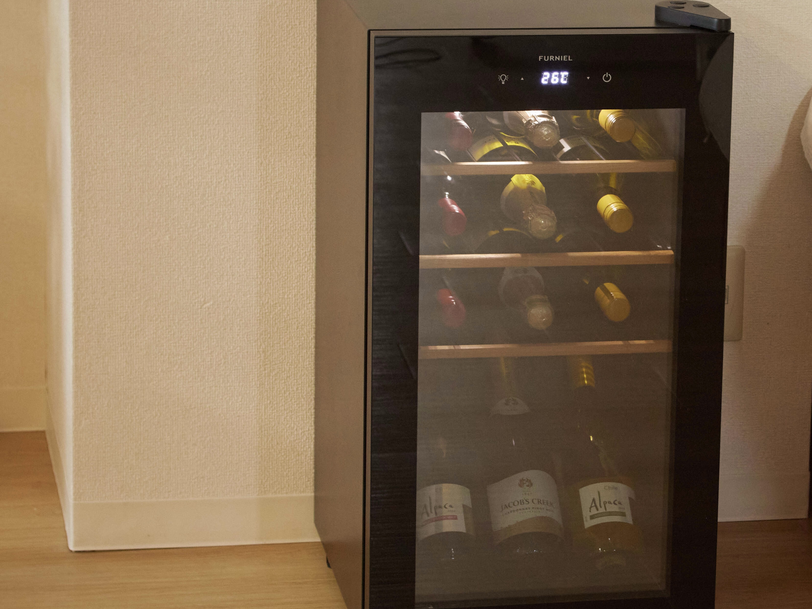 Dometic Wine cooler C35Fを検証レビュー！ワインセラーの選び方も紹介