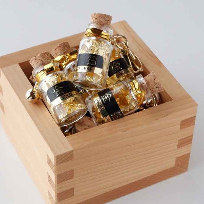 華やかさや特別感を重視するなら、「金箔」のお土産をチェック