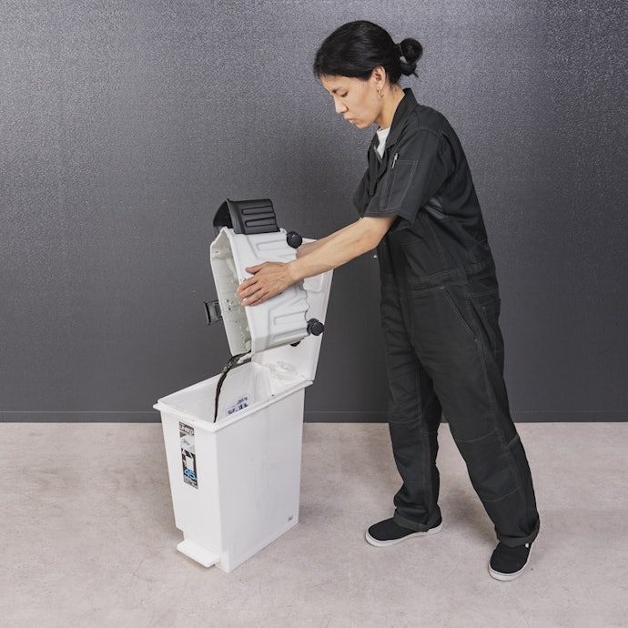 乾式両用フィルターで準備・手入れは楽ちん。手を汚さずゴミを捨てやすい