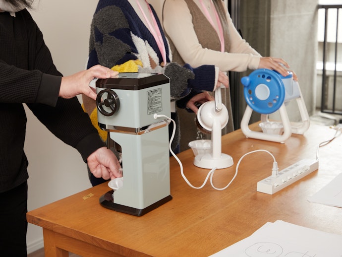 夏休みのおやつ問題、フルーツからも作れる「ふわふわかき氷機 夏休みのおやつ問題、フルーツからも作れる「ふわふわかき氷機