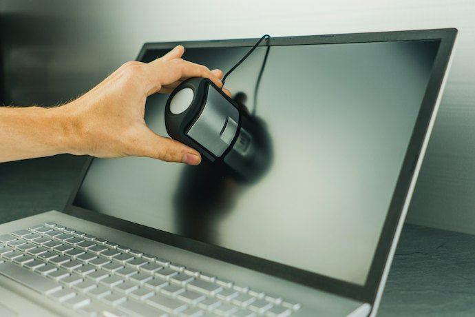 色を長く正確に保ちたいならハードウェアキャリブレーション対応か要確認