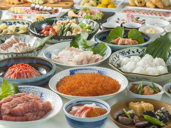 朝食ビュッフェやレストランなど食事内容も要チェック