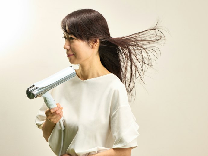 速乾性と髪の絡まりにくさを両立!風量は2段階で調整できて使いやすい