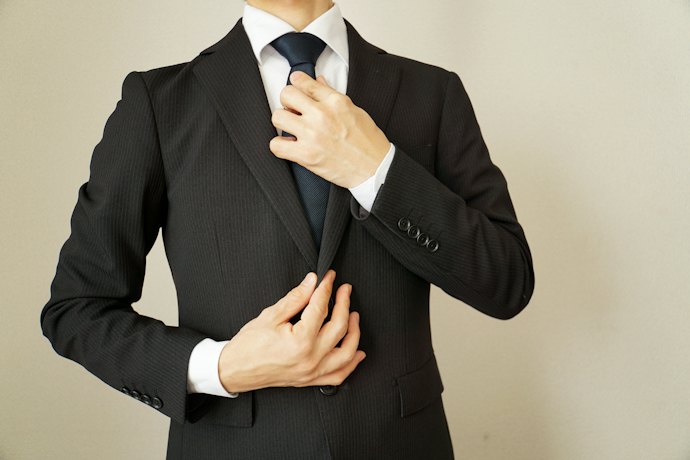 シングル?ダブル?男性はスーツの種類に注目